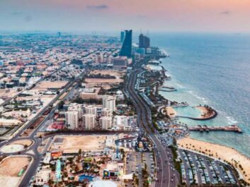 Planning to Relocate Jeddah? Guidelines Before Choosing a Moving